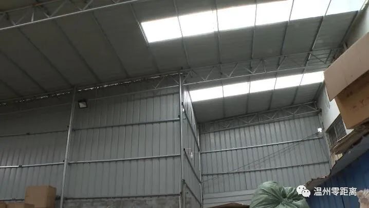 DƬ
